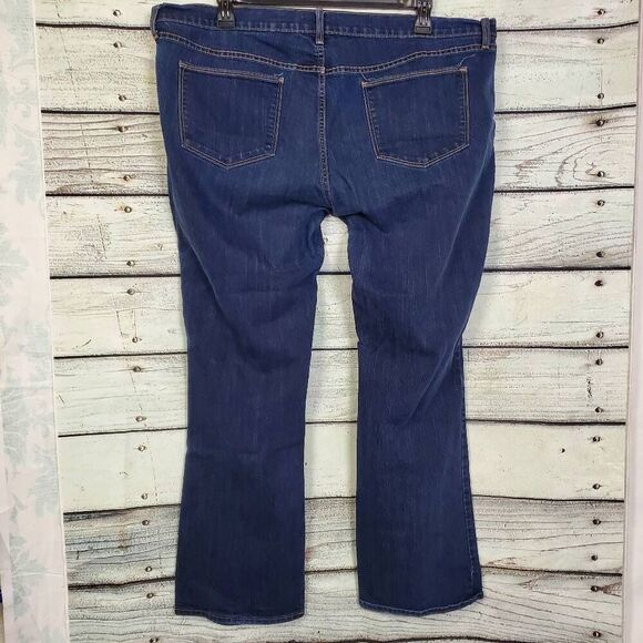 Old Navy The Flirt Women’s Bootcut Jeans Size 20 Regular Medium Wash Stretch - Picture 3 of 6